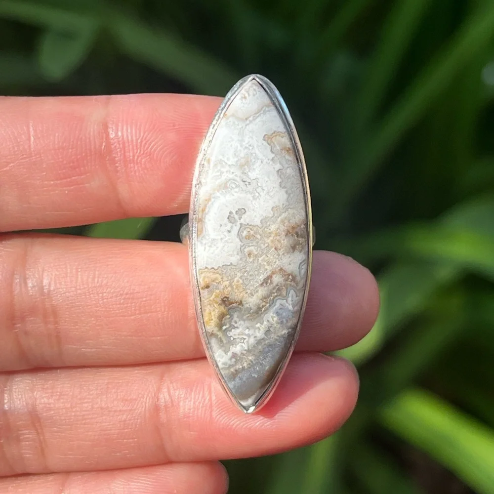 Size‎ 6 925 silver plated crazy lace agate ring